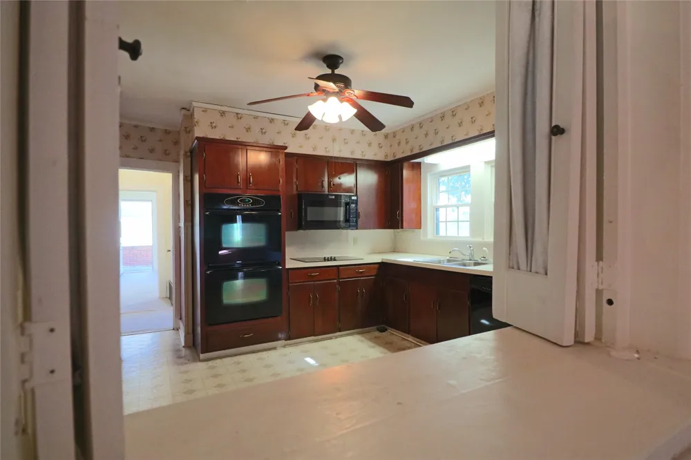 1825 Fm 27 W Wortham, TX 76693