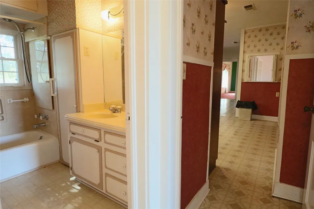 1825 Fm 27 W Wortham, TX 76693