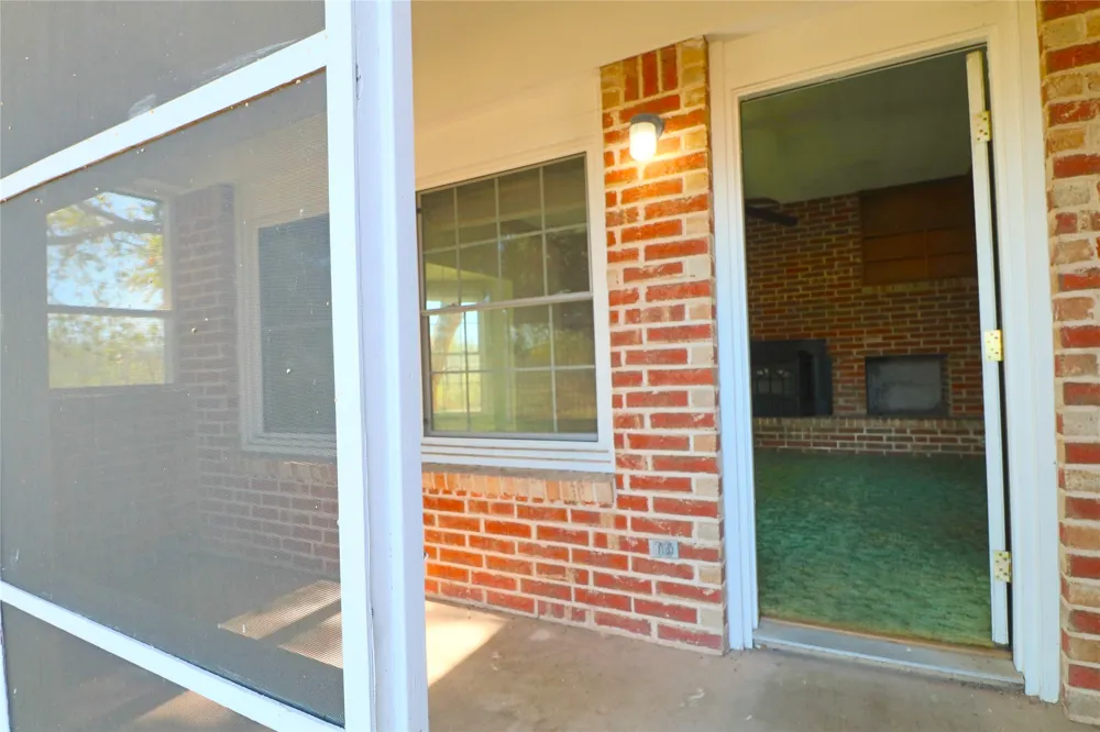 1825 Fm 27 W Wortham, TX 76693