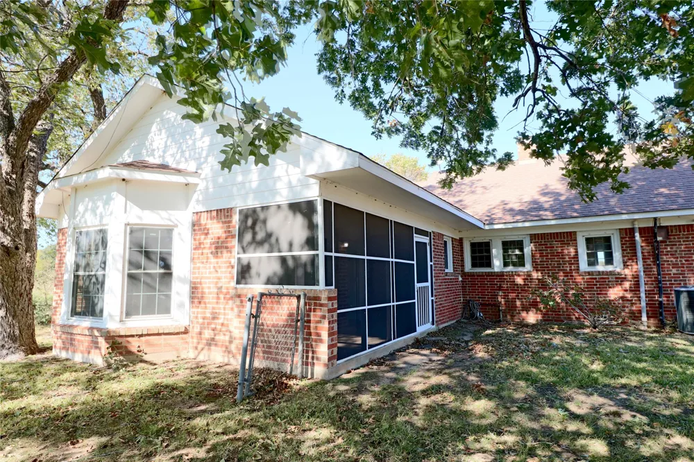 1825 Fm 27 W Wortham, TX 76693