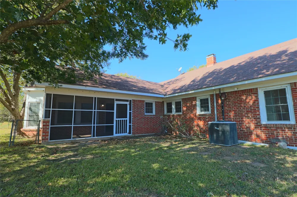 1825 Fm 27 W Wortham, TX 76693