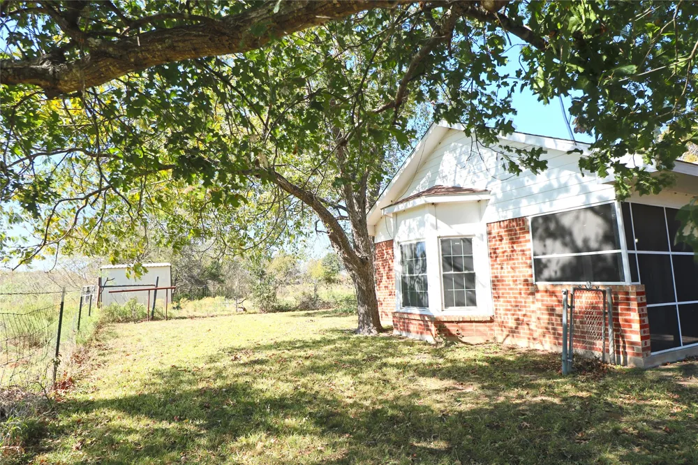 1825 Fm 27 W Wortham, TX 76693