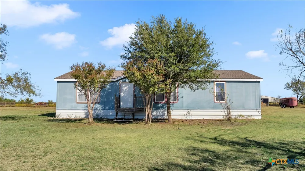 9902 County Road 210 Bertram, TX 78605