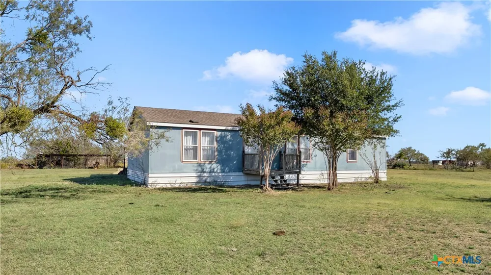 9902 County Road 210 Bertram, TX 78605