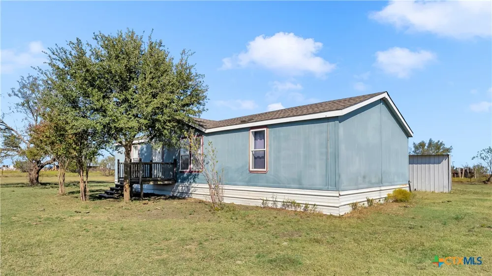 9902 County Road 210 Bertram, TX 78605