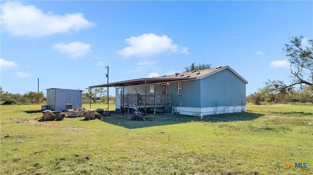 9902 County Road 210 Bertram, TX 78605