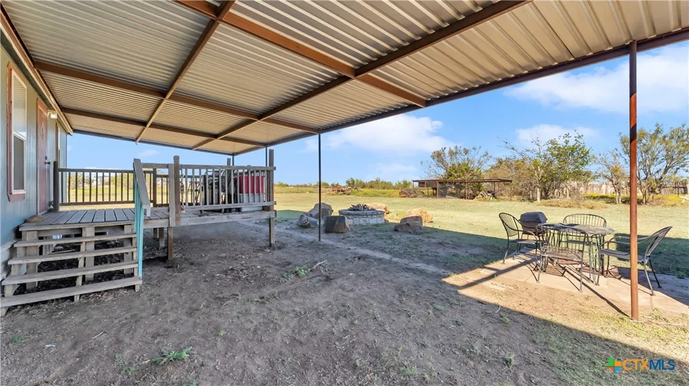 9902 County Road 210 Bertram, TX 78605