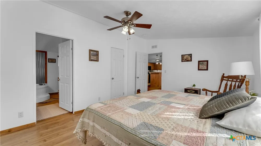 9902 County Road 210 Bertram, TX 78605