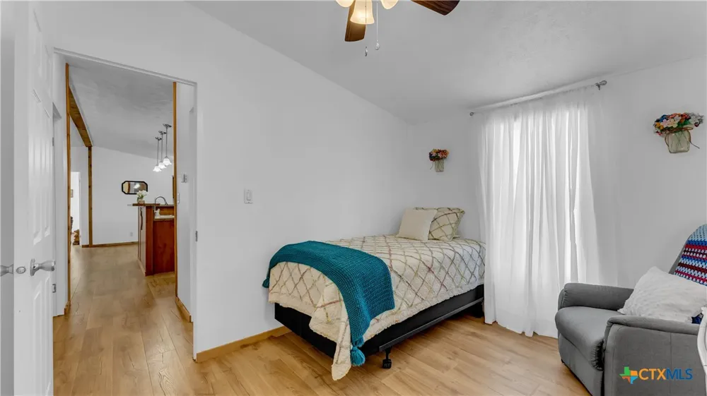 9902 County Road 210 Bertram, TX 78605