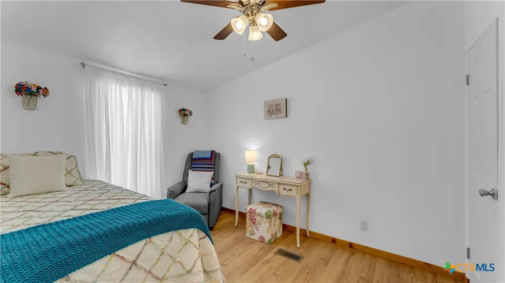 9902 County Road 210 Bertram, TX 78605