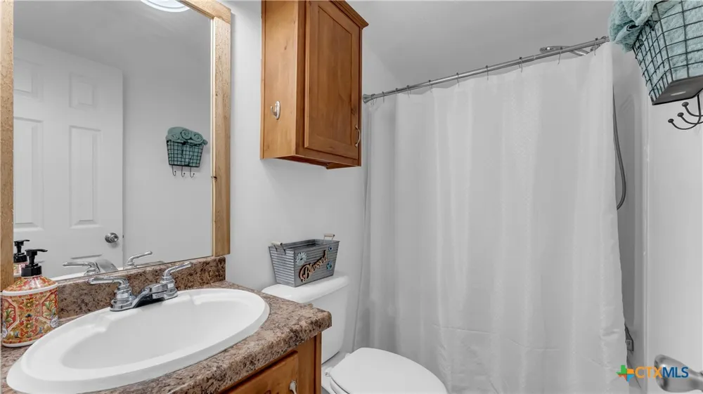 9902 County Road 210 Bertram, TX 78605