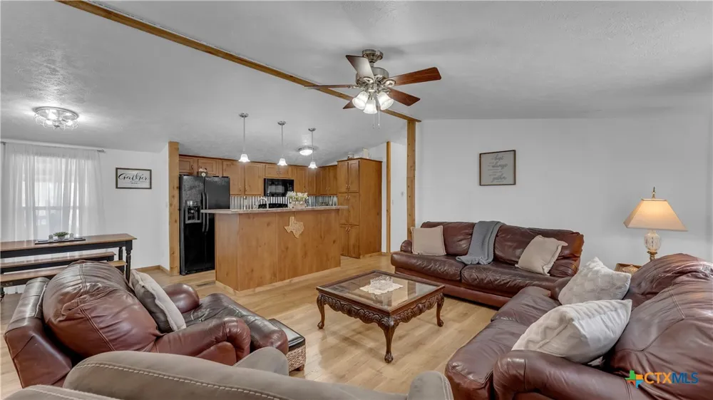 9902 County Road 210 Bertram, TX 78605