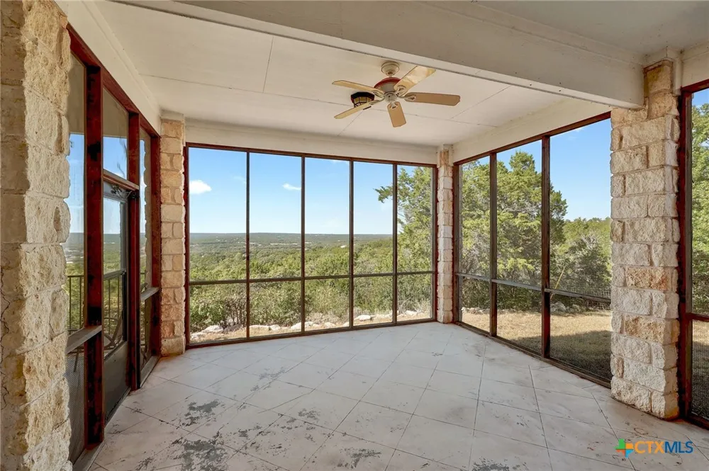 15121 Honeycomb Hollow Leander, TX 78641