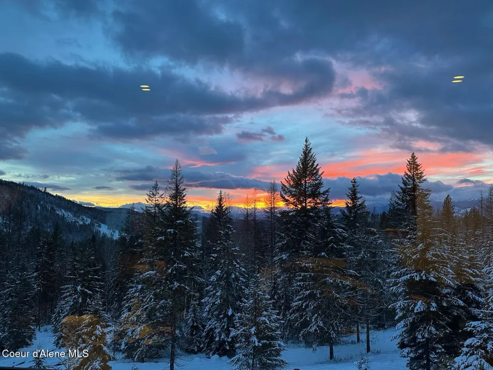 422 Lightning Peak Road Sandpoint, ID 83864