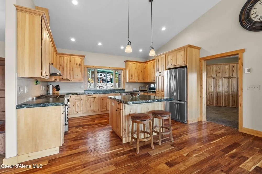 422 Lightning Peak Road Sandpoint, ID 83864