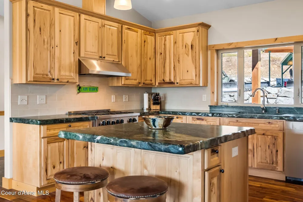 422 Lightning Peak Road Sandpoint, ID 83864