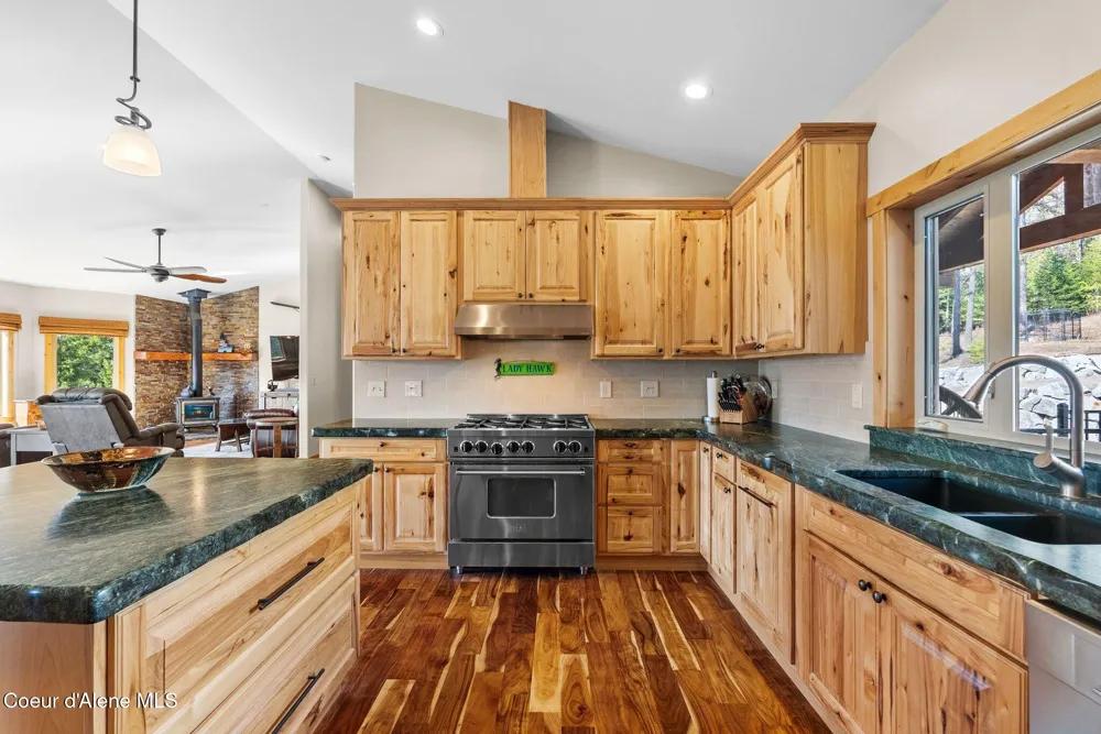 422 Lightning Peak Road Sandpoint, ID 83864