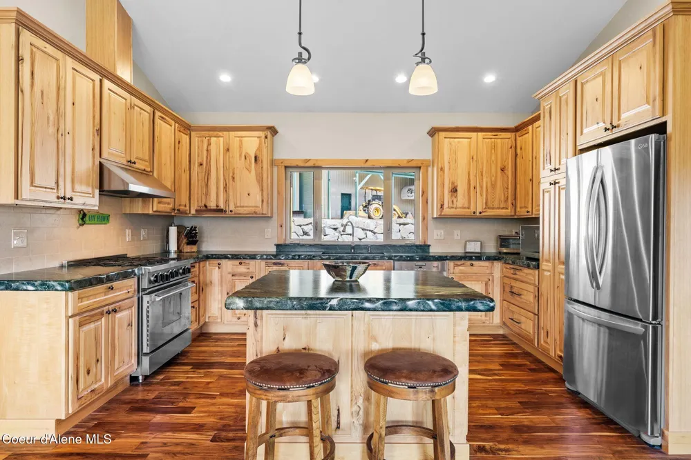 422 Lightning Peak Road Sandpoint, ID 83864