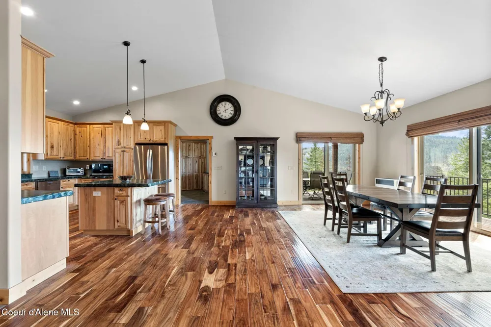 422 Lightning Peak Road Sandpoint, ID 83864