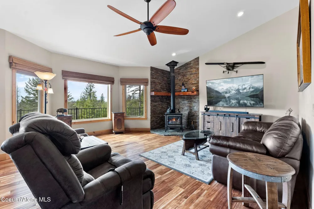 422 Lightning Peak Road Sandpoint, ID 83864