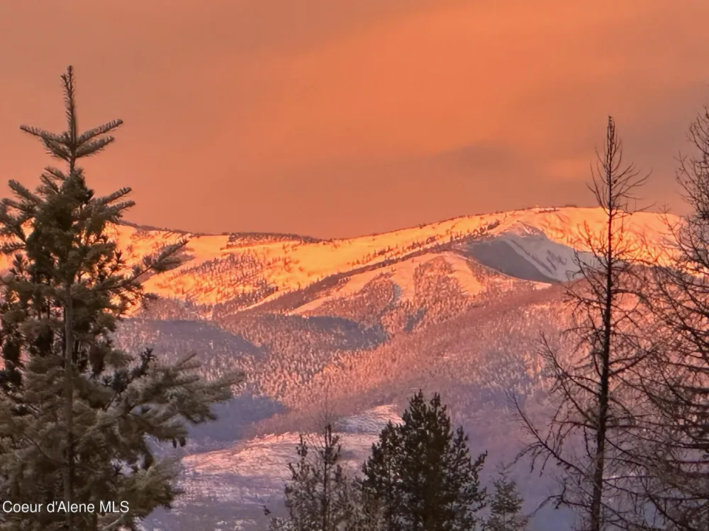 422 Lightning Peak Road Sandpoint, ID 83864