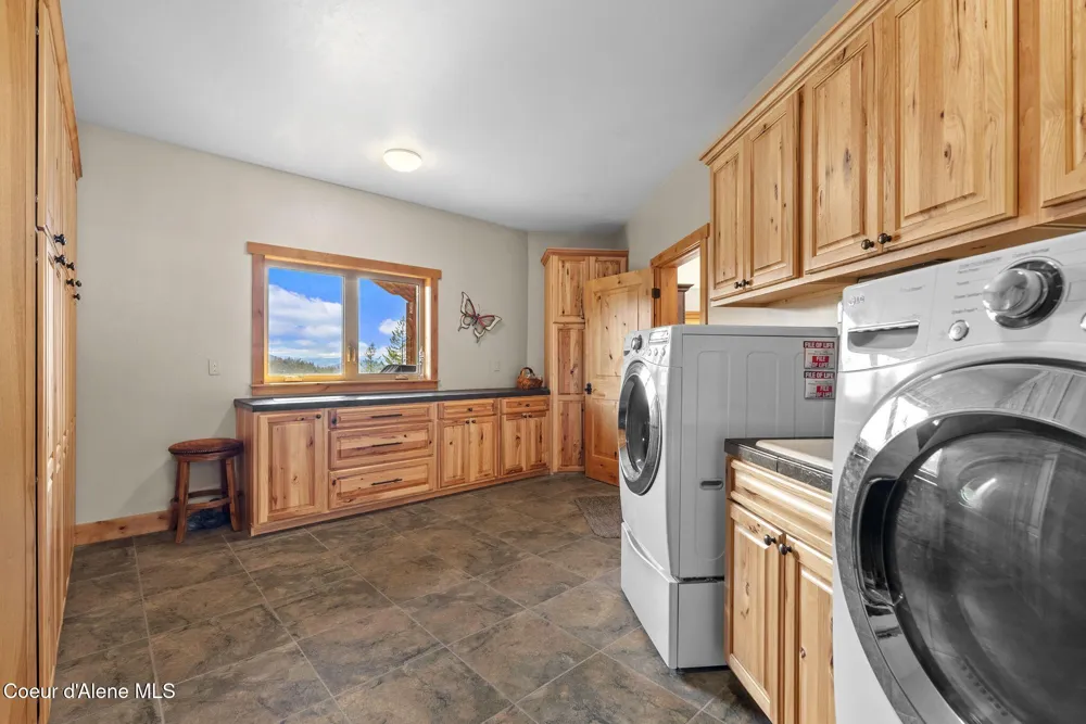 422 Lightning Peak Road Sandpoint, ID 83864