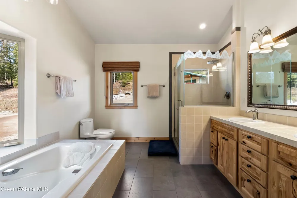 422 Lightning Peak Road Sandpoint, ID 83864