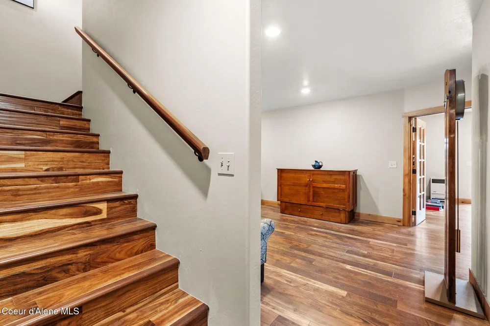 422 Lightning Peak Road Sandpoint, ID 83864