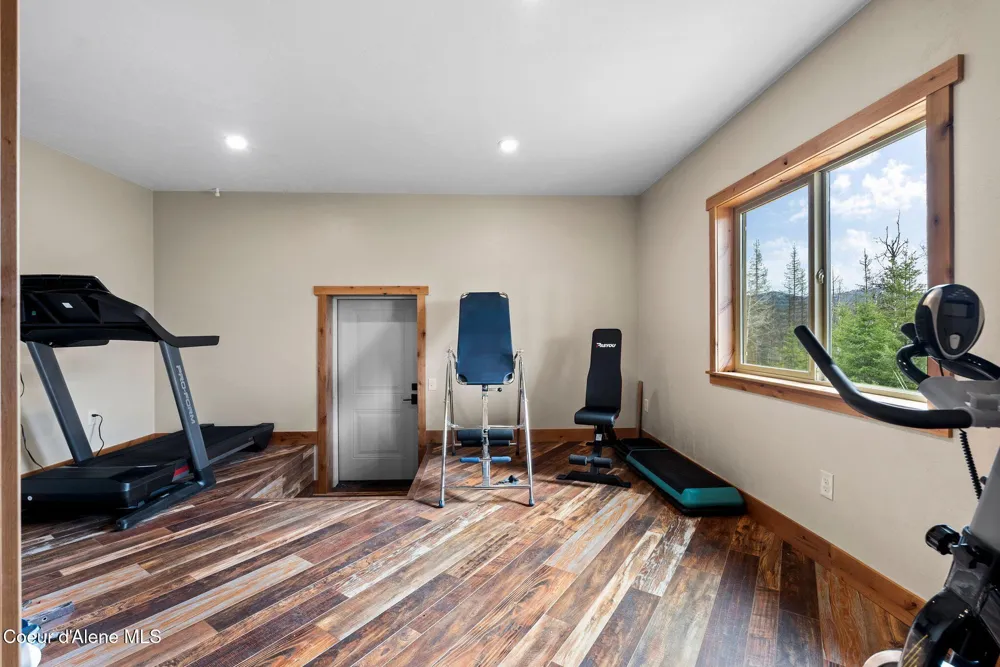 422 Lightning Peak Road Sandpoint, ID 83864