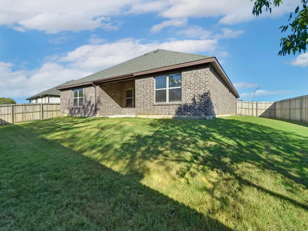 309 Horseshoe Bend Valley View, TX 76272