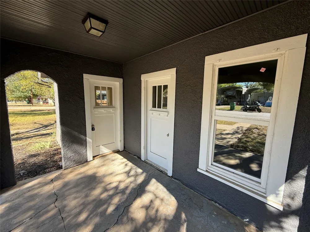 705 E 9th Street Coleman, TX 76834
