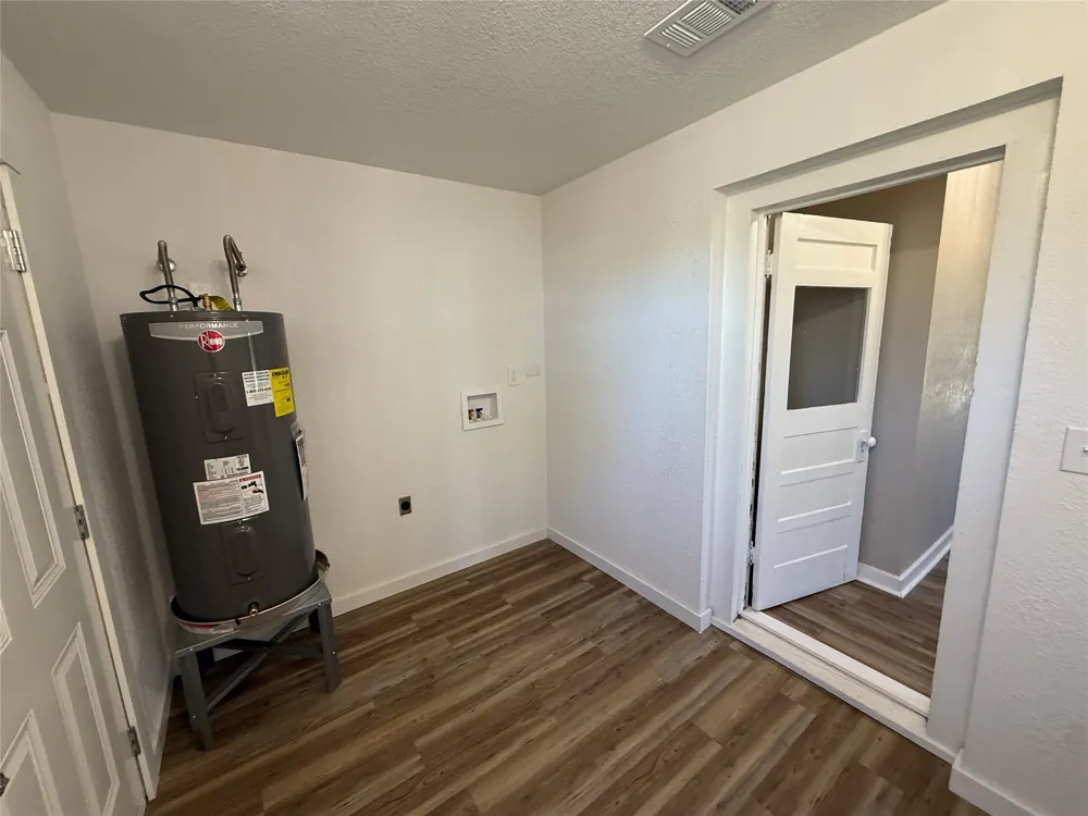 705 E 9th Street Coleman, TX 76834