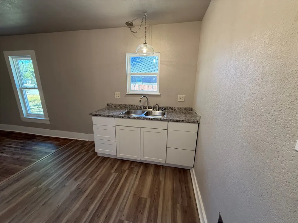 705 E 9th Street Coleman, TX 76834