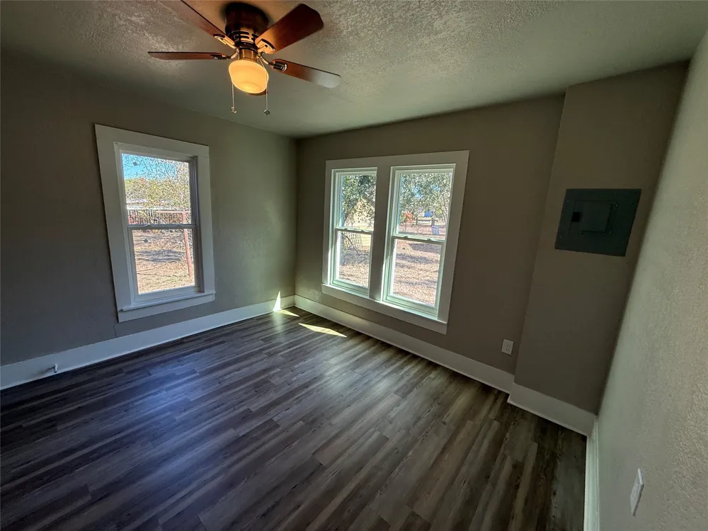 705 E 9th Street Coleman, TX 76834