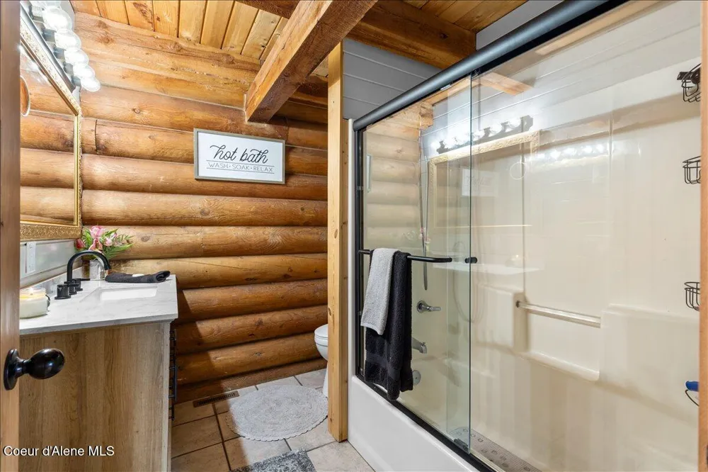 2128 E Shoshone Athol, ID 83801