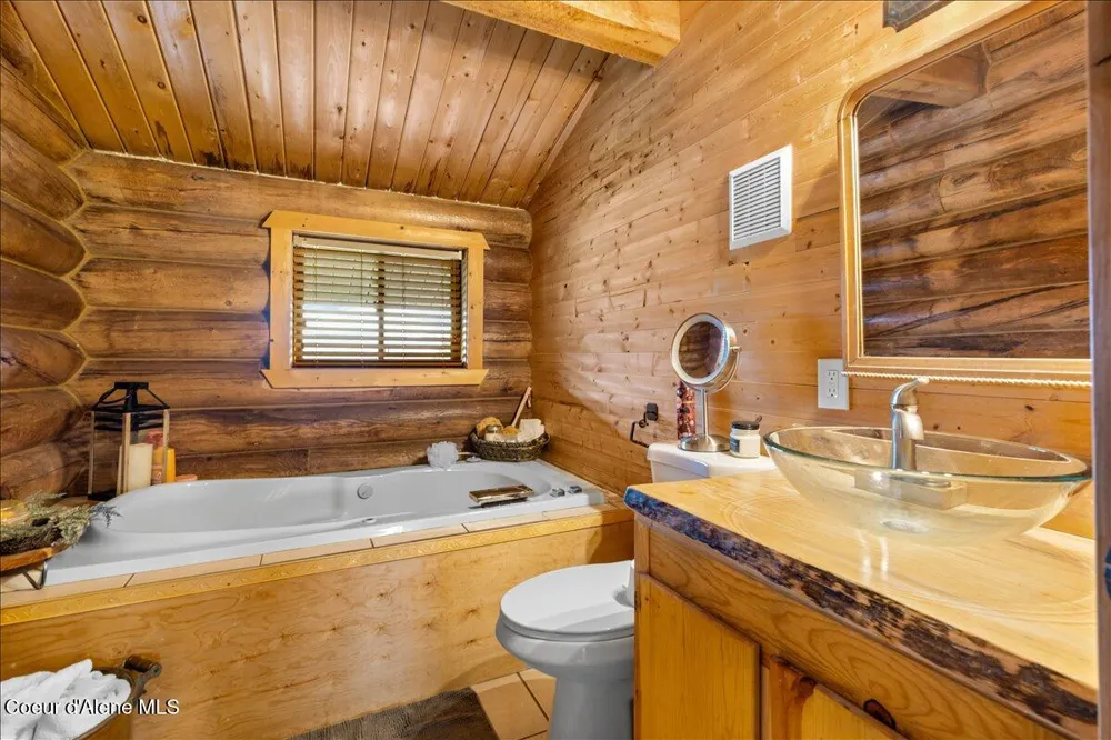 2128 E Shoshone Athol, ID 83801