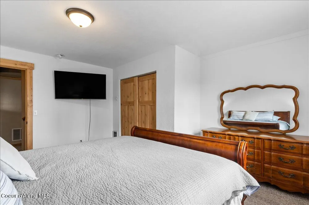 2128 E Shoshone Athol, ID 83801