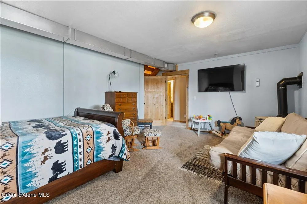 2128 E Shoshone Athol, ID 83801