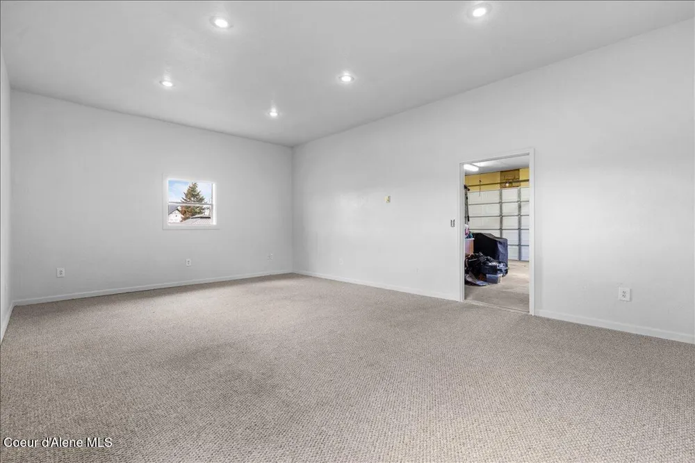 2128 E Shoshone Athol, ID 83801
