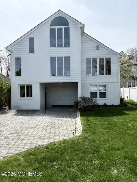 121 Bridge Avenue