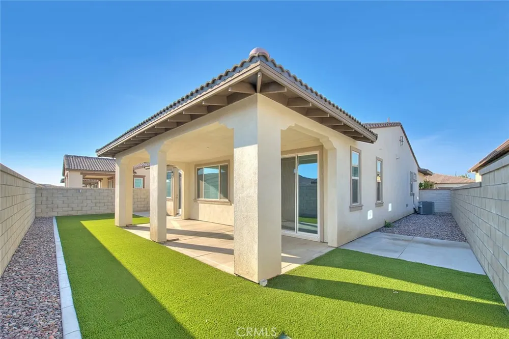 4068 E Amigos Privado Ontario, CA 91761