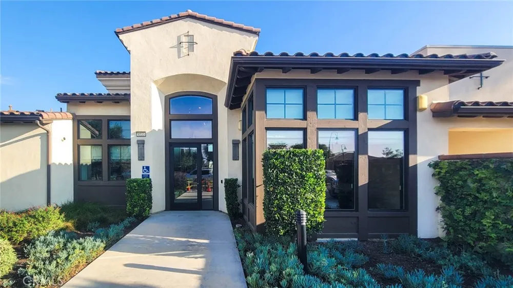4068 E Amigos Privado Ontario, CA 91761