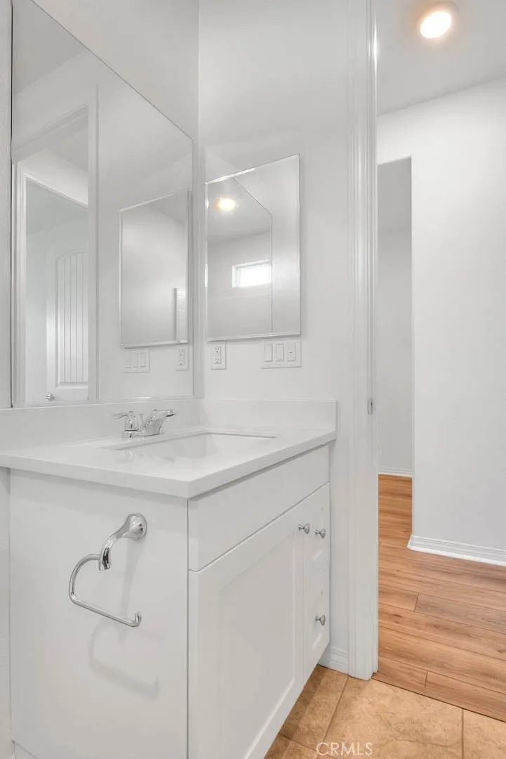 4068 E Amigos Privado Ontario, CA 91761