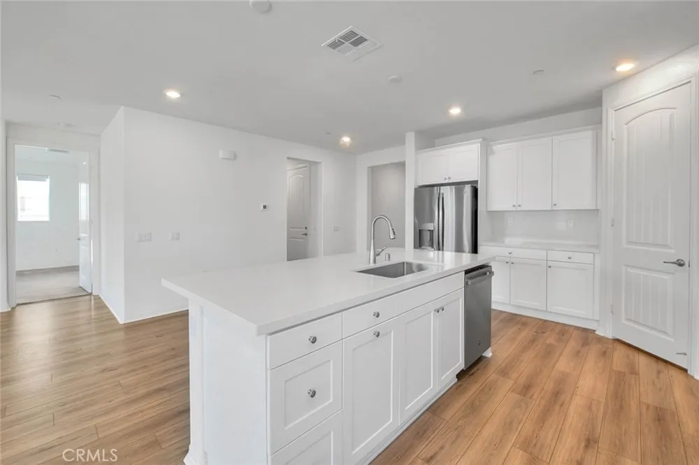 4068 E Amigos Privado Ontario, CA 91761