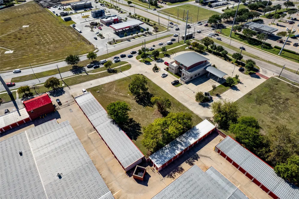 2401 Arapaho Road Garland, TX 75044
