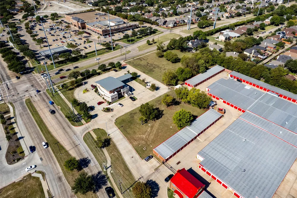 2401 Arapaho Road Garland, TX 75044