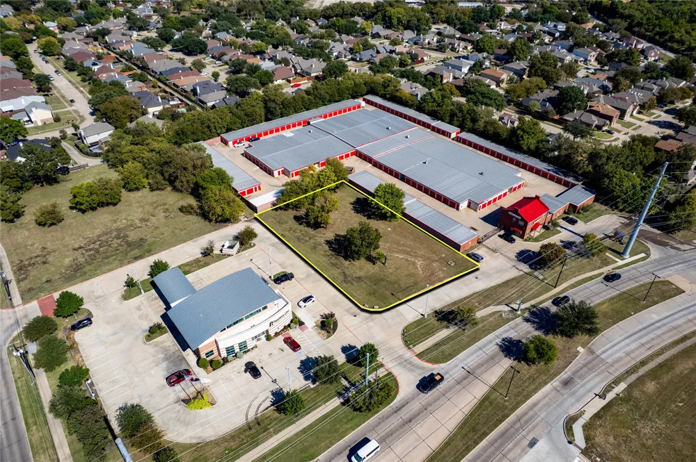 2401 Arapaho Road Garland, TX 75044