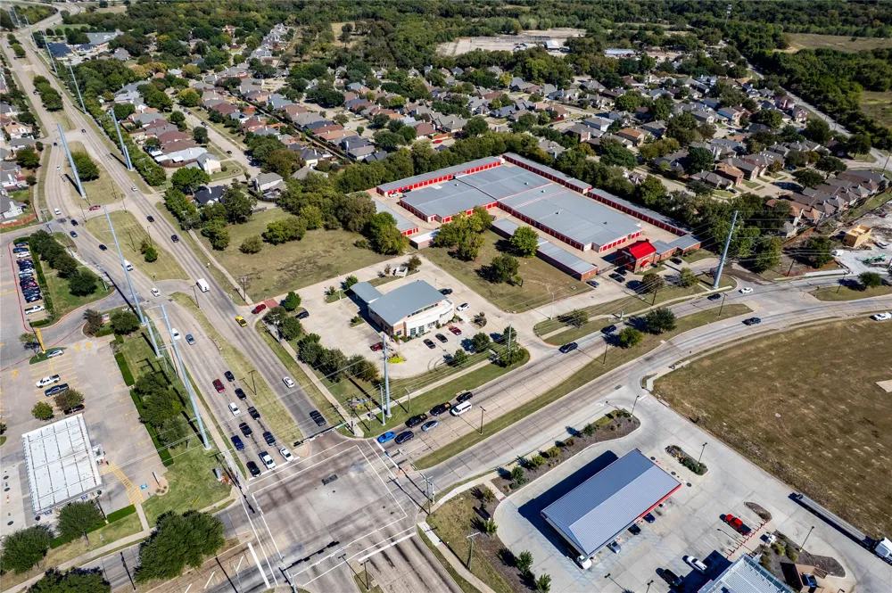 2401 Arapaho Road Garland, TX 75044