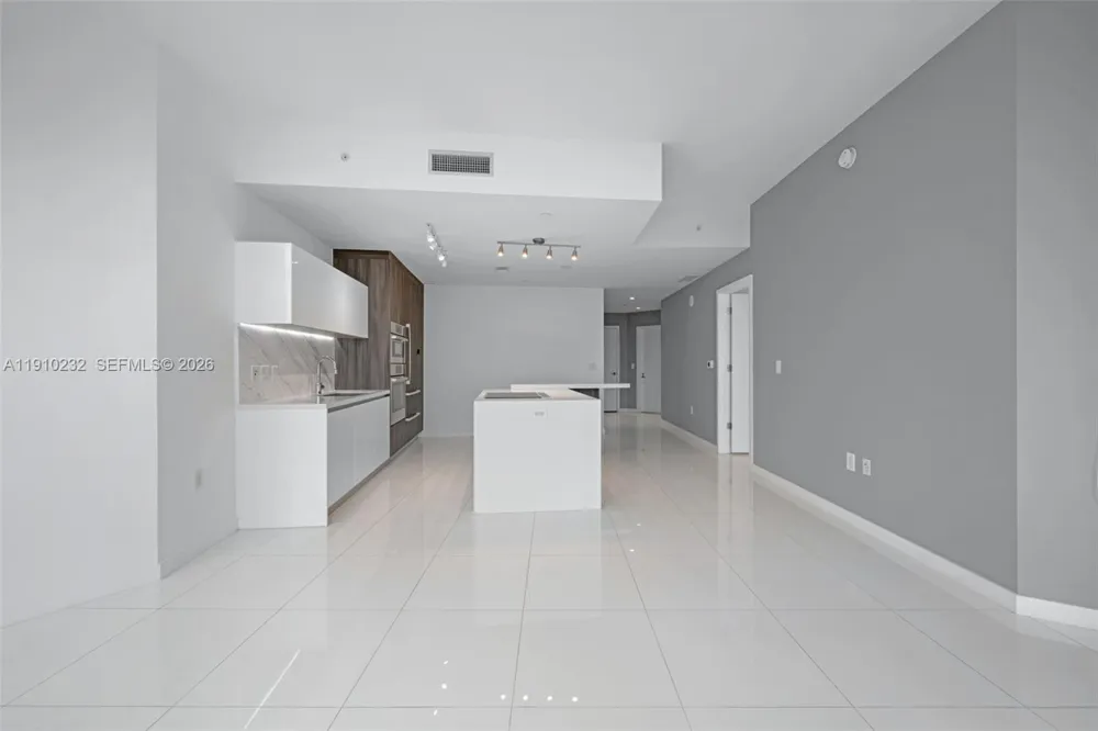 851 NE 1st Ave #4204 Miami, FL 33132