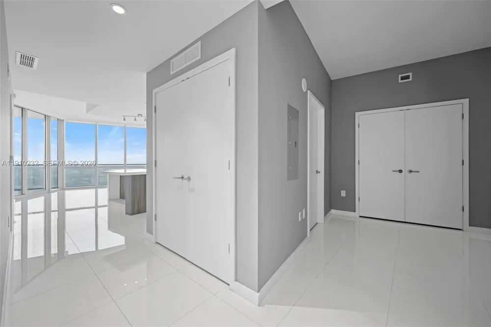 851 NE 1st Ave #4204 Miami, FL 33132